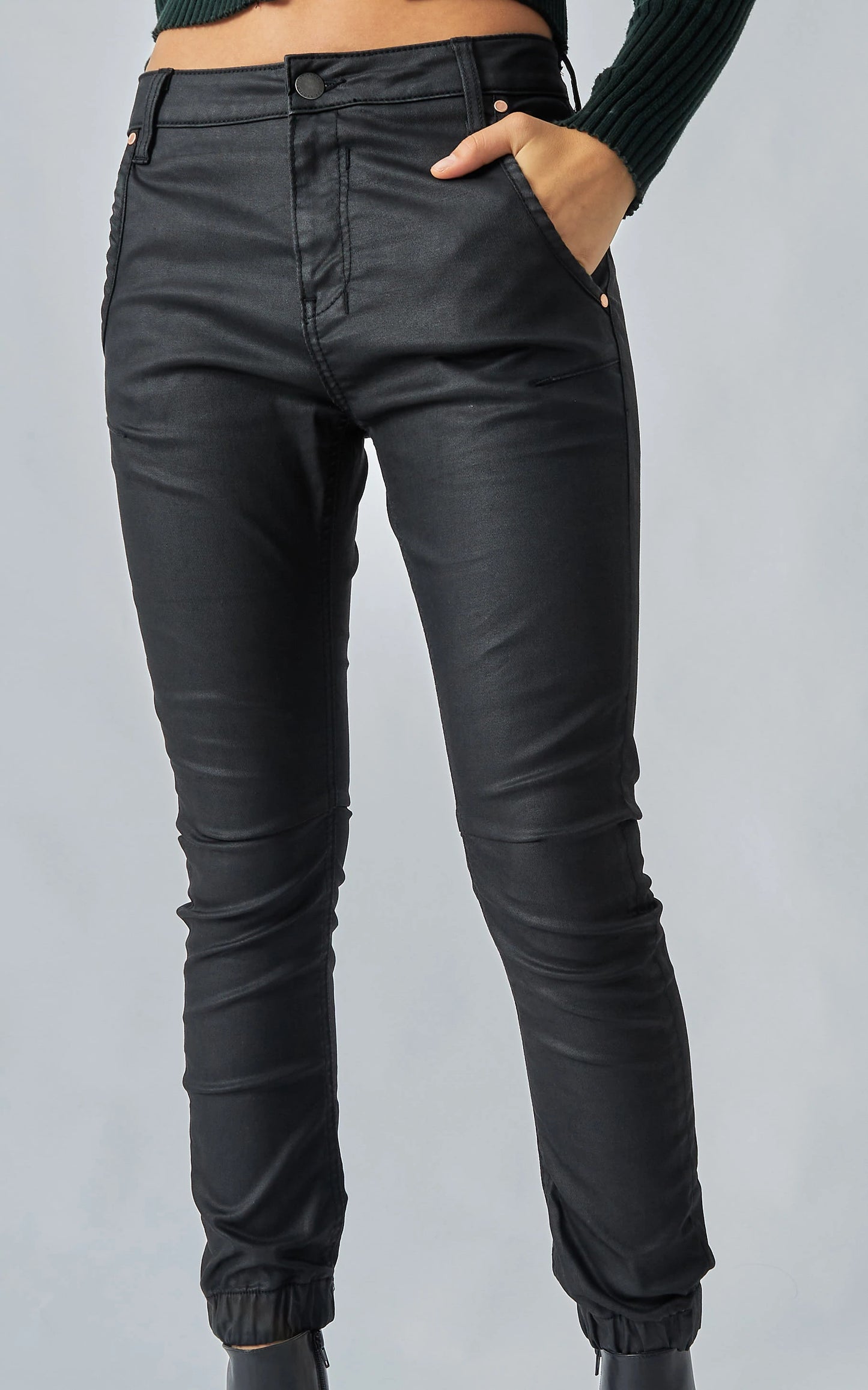 Coated Cuffed Jeans - Coated Black